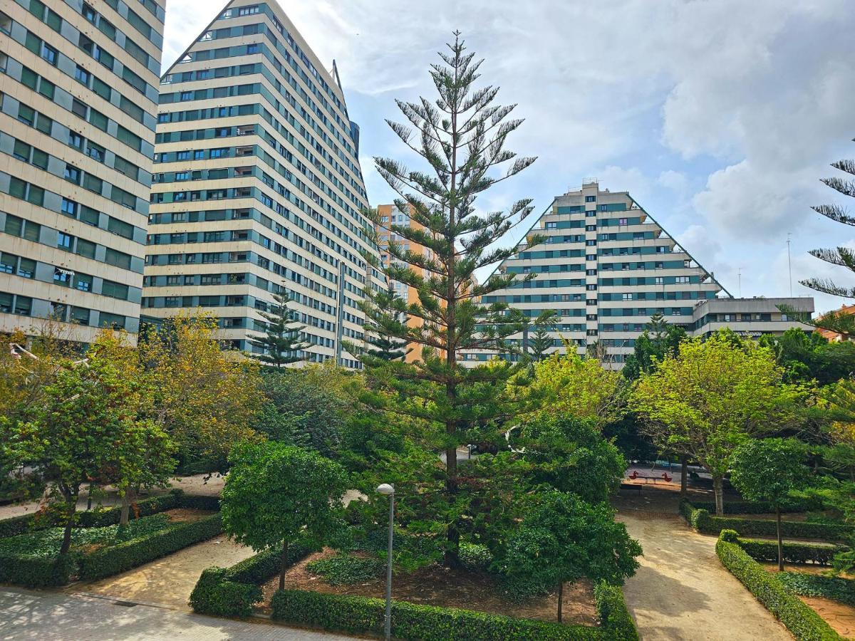 Apartamentos Las Ciencias V Валенсия Экстерьер фото